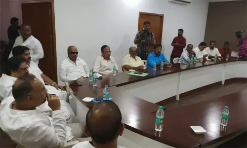 ஈரோடு கிழக்கு இடைத்தேர்தலில் காங்கிரஸ் வேட்பாளர் யார்? ஆலோசனை நாளையும் தொடரும் - தினேஷ் குண்டுராவ்