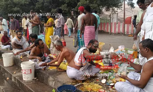 தக்கான்குளக்கரையில் ஏராளமான பக்தர்கள் பித்ரு தர்ப்பணம்
