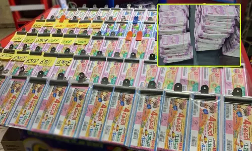 லாட்டரியில் ரூ.10 கோடி பரிசு பெற்றவரின் விவரங்கள் வெளியிட மறுப்பு: கேரளாவில் பரபரப்பு