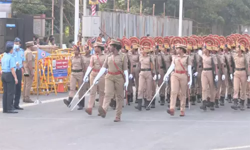 சென்னை மெரினா கடற்கரை காமராஜர் சாலையில் குடியரசு தின அணிவகுப்பு ஒத்திகை சென்னை மெரினா கடற்கரை காமராஜர் சாலையில் குடியரசு தின அணிவகுப்பு ஒத்திகை