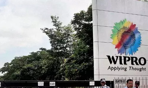 பெருநிறுவனங்களில் தொடரும் ஆட்குறைப்பு நடவடிக்கை; 452 ஊழியர்களை பணி நீக்கம் செய்த விப்ரோ