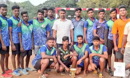 ஹேண்ட்பால் போட்டியில் கரூர் மாணவர்கள் சாதனை ஹேண்ட்பால் போட்டியில் கரூர் மாணவர்கள் சாதனை