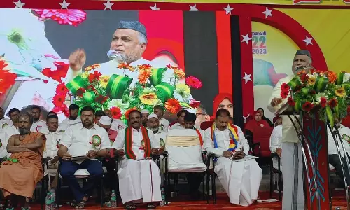 கல்வியை பொதுப்பட்டியலில் இருந்து மாநில பட்டியலுக்கு மாற்ற வேண்டும்