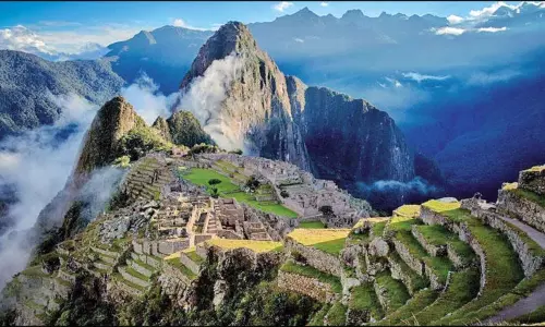 பெரு: உலகப்புகழ் பெற்ற சுற்றுலாத்தலம் மச்சு பிச்சு மூடப்பட்டது