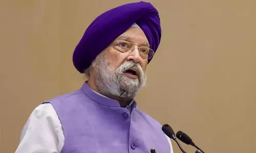 பெட்ரோல், டீசல் விலை குறைப்பு எப்போது? - மத்திய மந்திரி பதில்