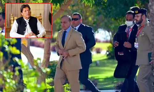 ஷெபாஸ் ஷெரீப் பிச்சை பாத்திரம் ஏந்தி உலகம் முழுவதும் சுற்றுகிறார்; இம்ரான் கான் தாக்கு