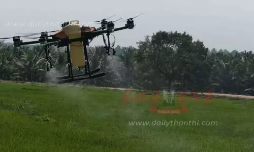 டிரோன் மூலம் நானோ யூரியா தெளிப்பு டிரோன் மூலம் நானோ யூரியா தெளிப்பு