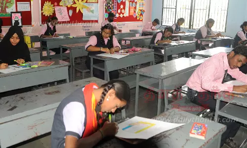 மாணவ-மாணவிகளுக்கு ஓவியப்போட்டி