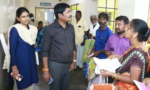 கலெக்டர் அலுவலகத்தில் நடந்தமக்கள் குறைகேட்பு கூட்டத்தில் 396 மனுக்கள் பெறப்பட்டன