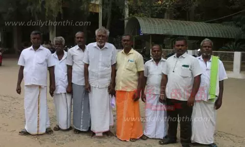 மணிமுத்தாறு அணை 2-வது ரீச்சில் தண்ணீர் திறக்க வேண்டும்; கலெக்டரிடம், விவசாயிகள் மனு