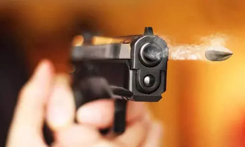 அமெரிக்காவில் உள்ள பள்ளியில் துப்பாக்கிச்சூடு: 2 மாணவர்கள் உயிரிழப்பு அமெரிக்காவில் உள்ள பள்ளியில் துப்பாக்கிச்சூடு: 2 மாணவர்கள் உயிரிழப்பு