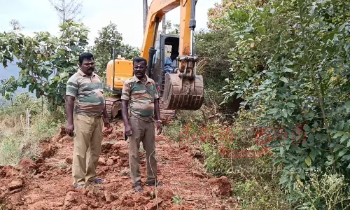 அகழிகள் வெட்டும் பணி தொடக்கம்