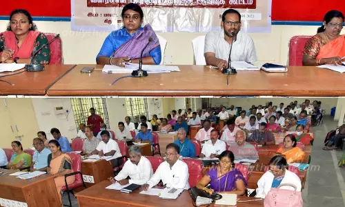 வளர்ச்சி பணிகள் குறித்த ஆய்வுக்கூட்டம் வளர்ச்சி பணிகள் குறித்த ஆய்வுக்கூட்டம்