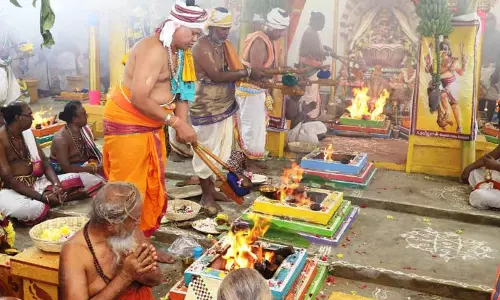 பழனி முருகன் கோவிலில் யாக பூஜை