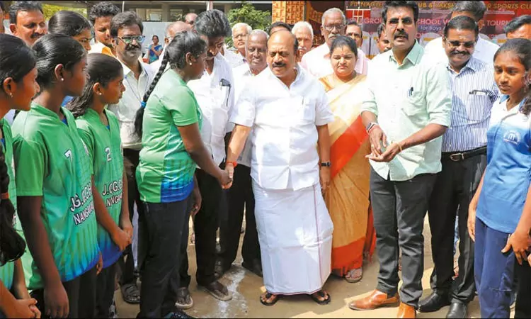 பள்ளி கைப்பந்து: லேடி சிவசாமி அணி அரைஇறுதிக்கு தகுதி பள்ளி கைப்பந்து: லேடி சிவசாமி அணி அரைஇறுதிக்கு தகுதி