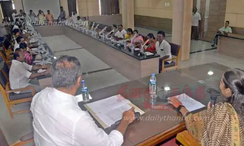 குப்பைகளை சேகரிக்கும் பணி தனியாரிடம் ஒப்படைப்பு