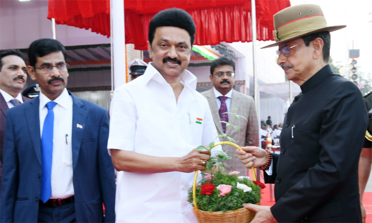 கவர்னர் அளிக்கும் தேநீர் விருந்தில் பங்கேற்கிறார் முதல்-அமைச்சர் மு.க.ஸ்டாலின்...!