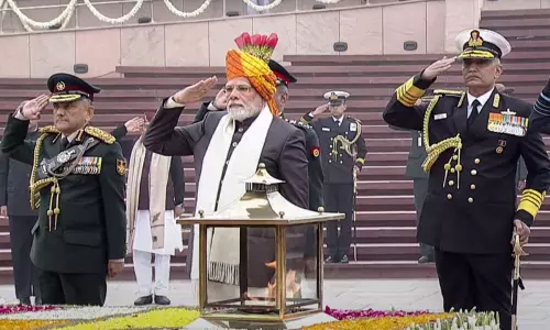 குடியரசு தின விழாவில் அனைவரின் கவனத்தையும் ஈர்த்த பிரதமர் மோடியின் தலைப்பாகை...!