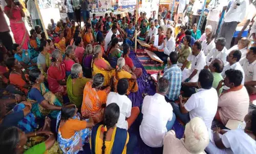 காரச்சேரியில் கிராம சபை கூட்டம்-கலெக்டர் சமீரன் பங்கேற்பு