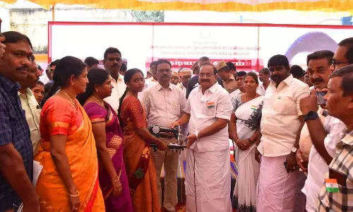 குடும்ப தலைவிகளுக்கு மாதம் ரூ.1,000 வழங்கும் திட்டம் விரைவில் செயல்படுத்தப்படும்; அமைச்சர் அர.சக்கரபாணி தகவல் குடும்ப தலைவிகளுக்கு மாதம் ரூ.1,000 வழங்கும் திட்டம் விரைவில் செயல்படுத்தப்படும்; அமைச்சர் அர.சக்கரபாணி தகவல்