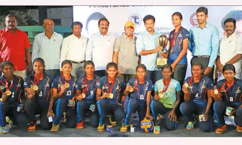 மாநில பள்ளி கைப்பந்து: சென்னை அணிகள் சாம்பியன் மாநில பள்ளி கைப்பந்து: சென்னை அணிகள் சாம்பியன்