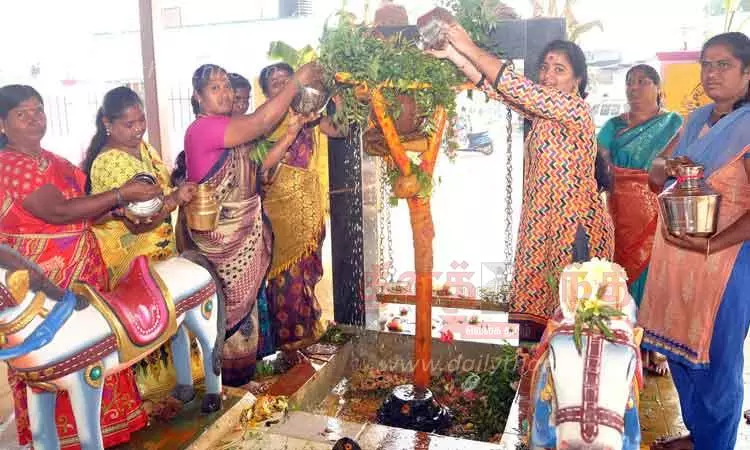 ஈரோட்டில்மகாமாரியம்மன் கோவில் திருவிழா