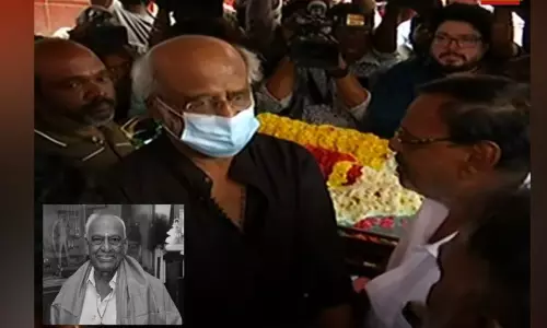 சண்டைப் பயிற்சியாளர் ஜூடோ ரத்னம் உடலுக்கு நடிகர் ரஜினிகாந்த் நேரில் அஞ்சலி சண்டைப் பயிற்சியாளர் ஜூடோ ரத்னம் உடலுக்கு நடிகர் ரஜினிகாந்த் நேரில் அஞ்சலி