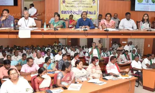 நொய்யல் ஆற்றில் கழிவுநீர் கலப்பதை தடுக்க வேண்டும் நொய்யல் ஆற்றில் கழிவுநீர் கலப்பதை தடுக்க வேண்டும்