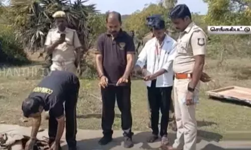 செங்கல்பட்டு: வெடிக்காத நிலையில் இருந்த 3 ராக்கெட் லாஞ்சர்கள் - பாதுகாப்பாக வெடிக்க வைத்த போலீசார்