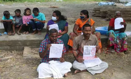 நெல்லை தாலுகா அலுவலகம் முன் குடும்பத்துடன் விவசாயி உண்ணாவிரதம்