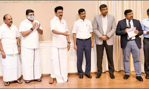 பொதுத்துறை நிறுவனங்களின் செயல்பாட்டை கண்காணிக்க புதிய வலைதளம்: முதல்-அமைச்சர் தொடங்கி வைத்தார்