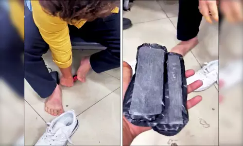 துபாயில் இருந்து சென்னைக்கு பாதத்தில் மறைத்து கடத்திய ரூ.94 லட்சம் தங்கம் பறிமுதல் துபாயில் இருந்து சென்னைக்கு பாதத்தில் மறைத்து கடத்திய ரூ.94 லட்சம் தங்கம் பறிமுதல்