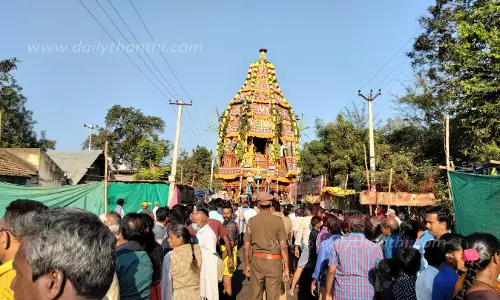 பாண்டமங்கலம்பிரசன்ன வெங்கட்ரமண சாமி கோவில் தேர்த்திருவிழாதிரளான பக்தர்கள் வடம் பிடித்து இழுத்தனர் பாண்டமங்கலம்பிரசன்ன வெங்கட்ரமண சாமி கோவில் தேர்த்திருவிழாதிரளான பக்தர்கள் வடம் பிடித்து இழுத்தனர்