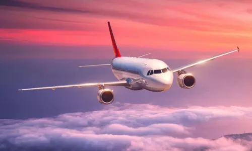 அசாமில் இருந்து சென்னை வந்தபோது நடுவானில் விமான பயணி உயிரிழப்பு