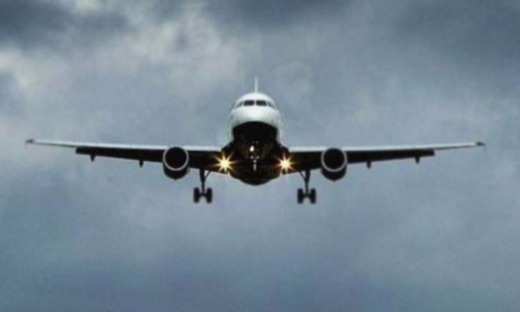 அசாமில் இருந்து சென்னை வந்தபோது நடுவானில் விமான பயணி சாவு