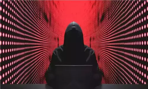 வீடியோ காலில் நிர்வாண வீடியோ எடுத்து, பெண்களிடம் லட்சக்கணக்கில் பணம் பறித்த நபர்