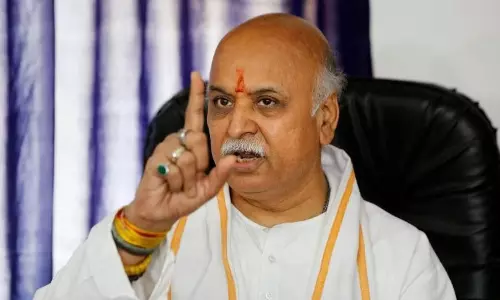 ராமர் கோவில் வருகிறது, ராமராஜ்யம்தான் இல்லை: பிரவீன் தொகாடியா ராமர் கோவில் வருகிறது, ராமராஜ்யம்தான் இல்லை: பிரவீன் தொகாடியா