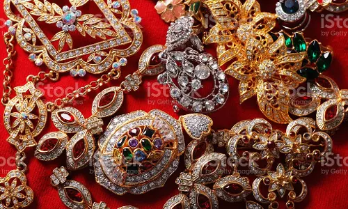 ரூ.30 லட்சம் தங்க நகைகளுடன் தொழிலாளி மாயம்