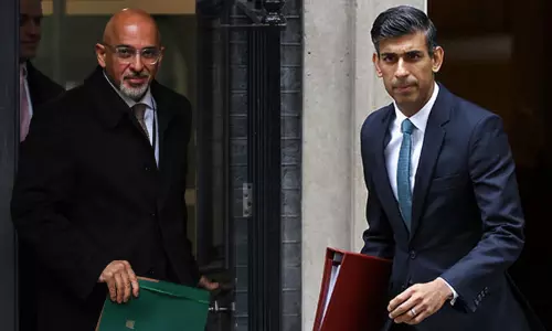 இங்கிலாந்தில் ஆளுங்கட்சி தலைவரை நீக்கினார், ரிஷி சுனக்