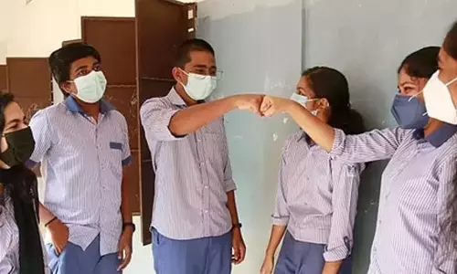 திருவனந்தபுரம் கல்லூரியில் பாலியல் கல்வி நிகழ்ச்சி - மாணவர்களுடன் மாணவிகளும் ஆர்வமுடன் பங்கேற்றனர்