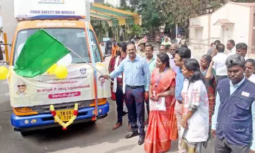 கோவையில் நடமாடும் உணவு ஆய்வக வாகனங்கள்