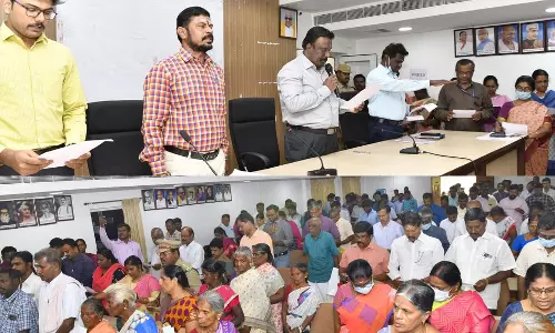 கலெக்டர் அலுவலகத்தில்தீண்டாமை ஒழிப்பு உறுதிமொழி ஏற்பு கலெக்டர் அலுவலகத்தில்தீண்டாமை ஒழிப்பு உறுதிமொழி ஏற்பு