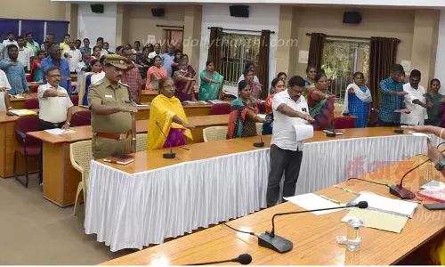 நாமக்கல் கலெக்டர் அலுவலகத்தில்தீண்டாமை எதிர்ப்பு உறுதிமொழி ஏற்பு