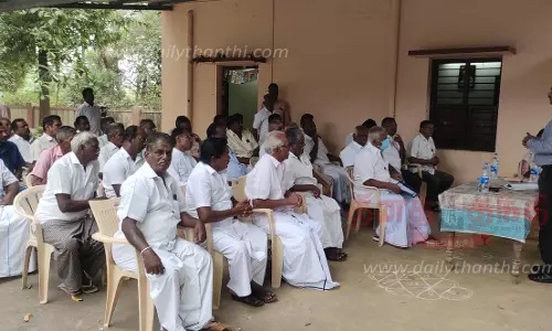 பரமத்திவேலூரில்விவசாயிகள் சங்க ஆலோசனை கூட்டம் ராஜா வாய்க்காலில் 15 நாட்கள் தண்ணீர் நிறுத்த முடிவு