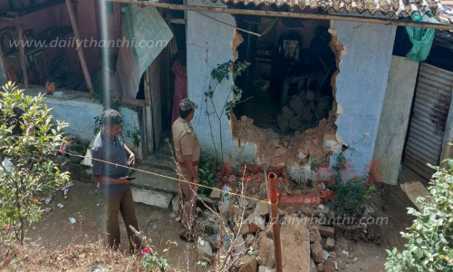 வால்பாறையில் ரேஷன் கடை, வீட்டை உடைத்து காட்டு யானைகள் அட்டகாசம்
