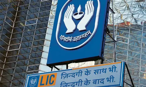 அதானி குழுமத்தில் ரூ.36 ஆயிரம் கோடி முதலீடு: எல்.ஐ.சி. விளக்கம்