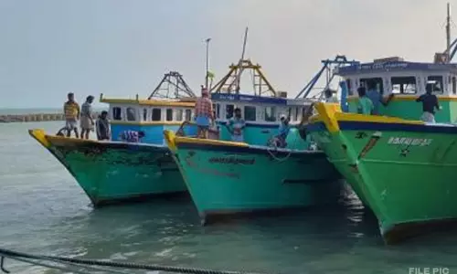 ராமநாதபுரம் மாவட்ட விசைப்படகு மீனவர்கள் இன்று கடலுக்கு செல்ல தடை