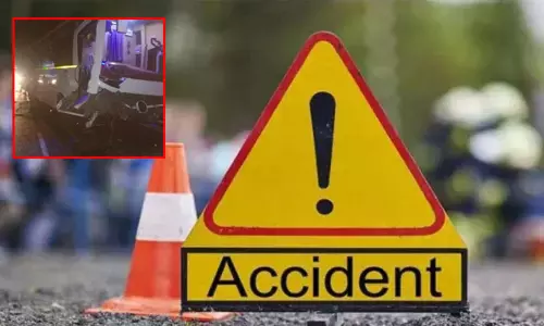 மும்பை-ஆமதாபாத் நெடுஞ்சாலையில் கார்-பஸ் மோதல்; 4 பேர் பலி