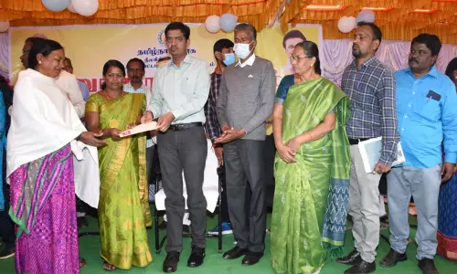 ஊட்டியில் மனுநீதி நாள் முகாம்: 73 பேருக்கு நலத்திட்ட உதவிகள்-கலெக்டர் அம்ரித் வழங்கினார் ஊட்டியில் மனுநீதி நாள் முகாம்: 73 பேருக்கு நலத்திட்ட உதவிகள்-கலெக்டர் அம்ரித் வழங்கினார்