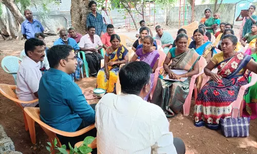 உப்பள தொழிலாளர்களுக்குஅடையாள அட்டை வழங்க சிறப்பு முகாம்:கலெக்டர் செந்தில்ராஜ் உப்பள தொழிலாளர்களுக்குஅடையாள அட்டை வழங்க சிறப்பு முகாம்:கலெக்டர் செந்தில்ராஜ்